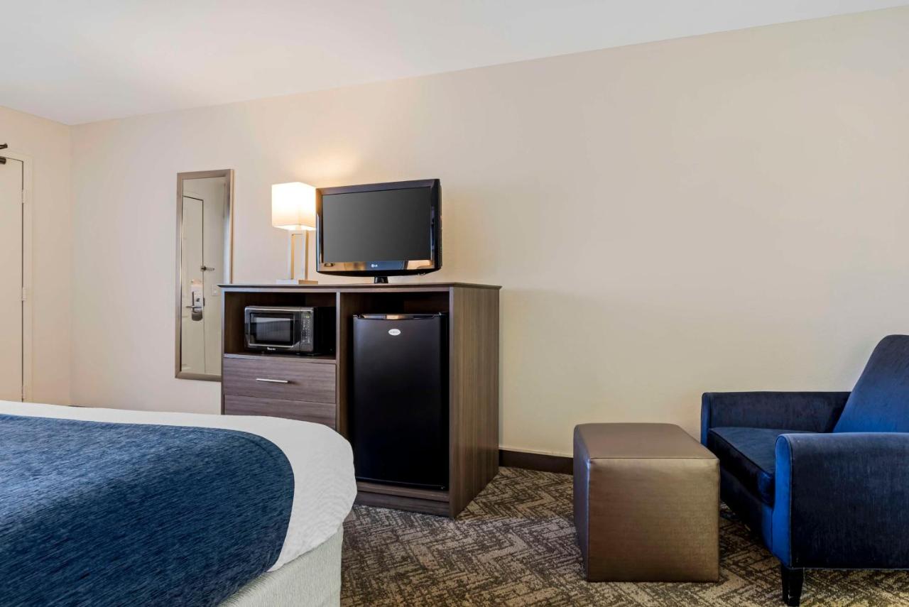  | Best Western Santee Lodge