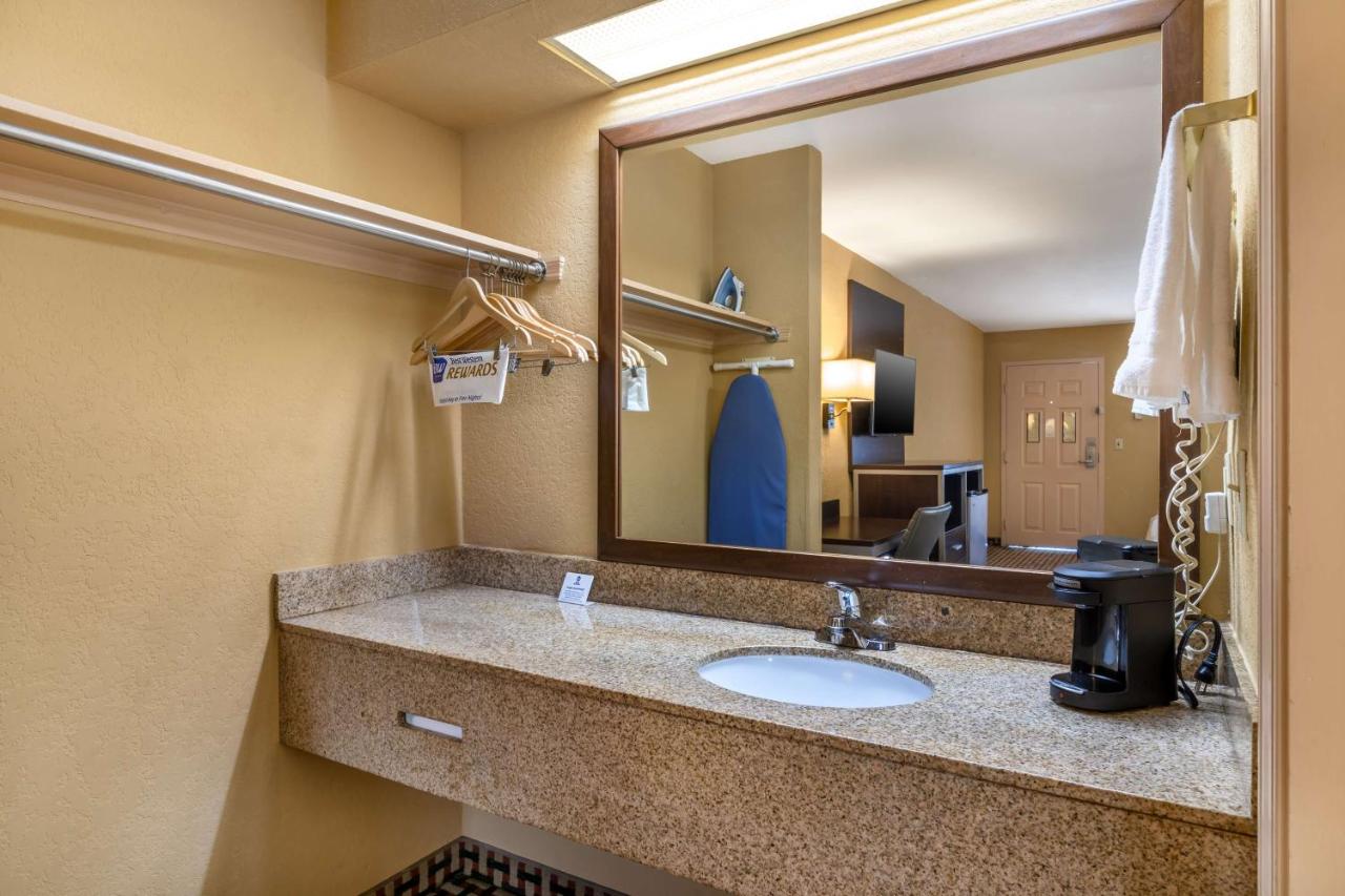 King Room - Non-Smoking at Best Western Bradford Inn