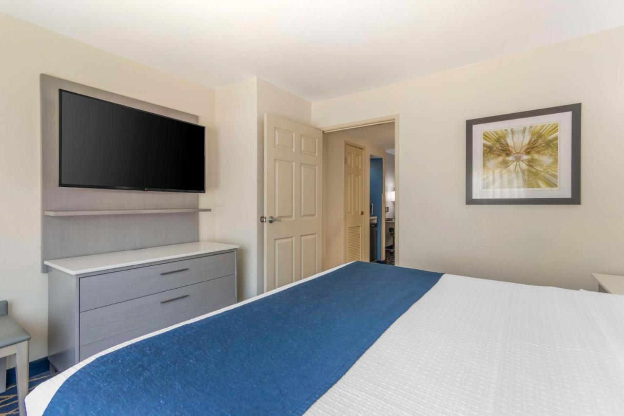| Best Western Plus Lake Lanier/gainesville Hotel & Suites