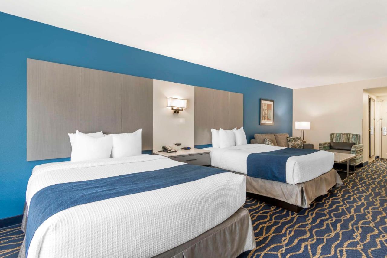 Executive Queen Room with Two Queen Beds - Non smoking at Best Western Plus Lake Lanier/gainesville Hotel & Suites
