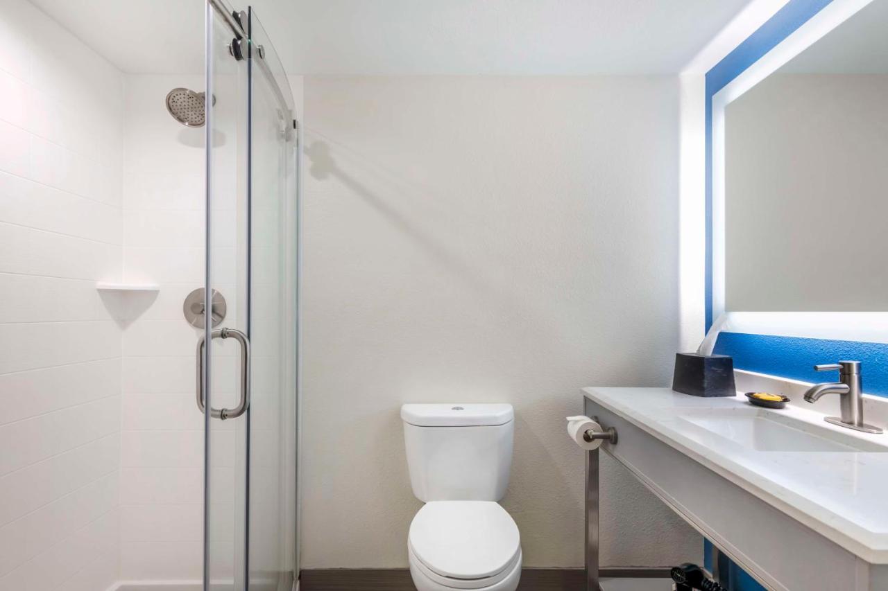 King Suite - Non-Smoking at Best Western Plus Lake Lanier/gainesville Hotel & Suites
