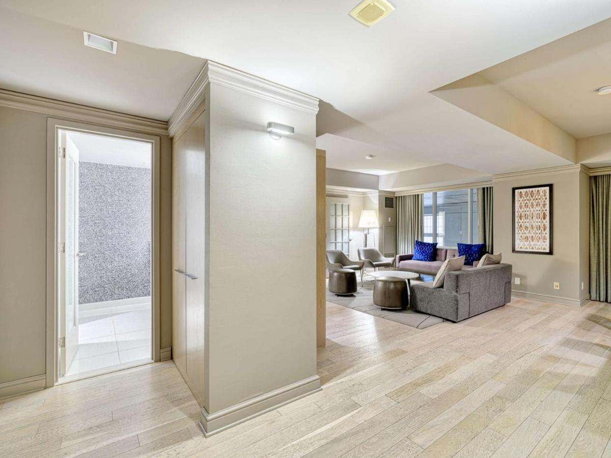 One-Bedroom Premium King Suite - Non-Smoking at The Royal Sonesta Minneapolis Downtown