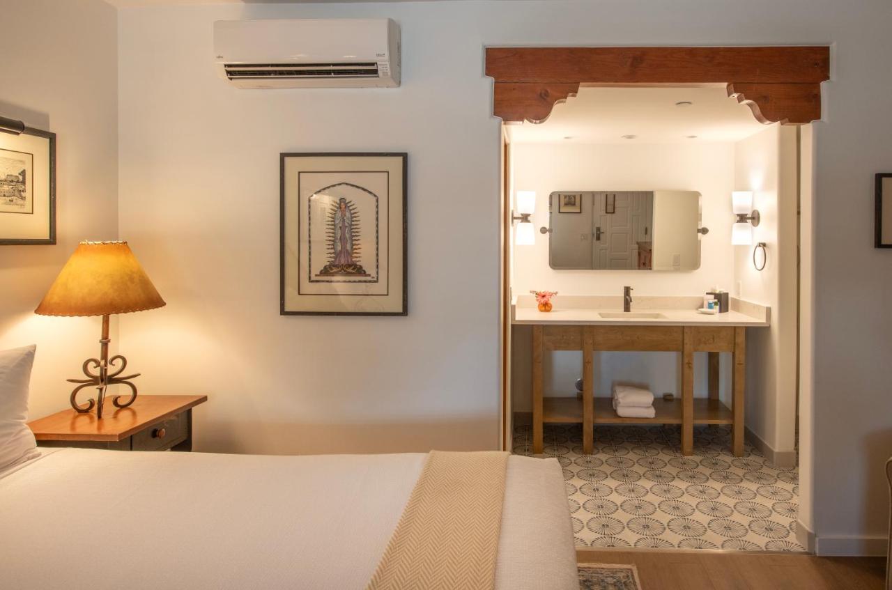 King Room at Piñon Court By La Fonda