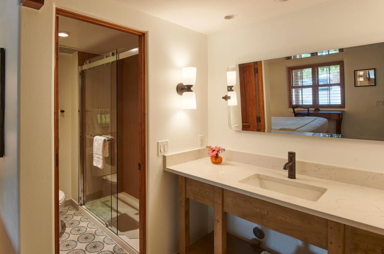 King Room at Piñon Court By La Fonda