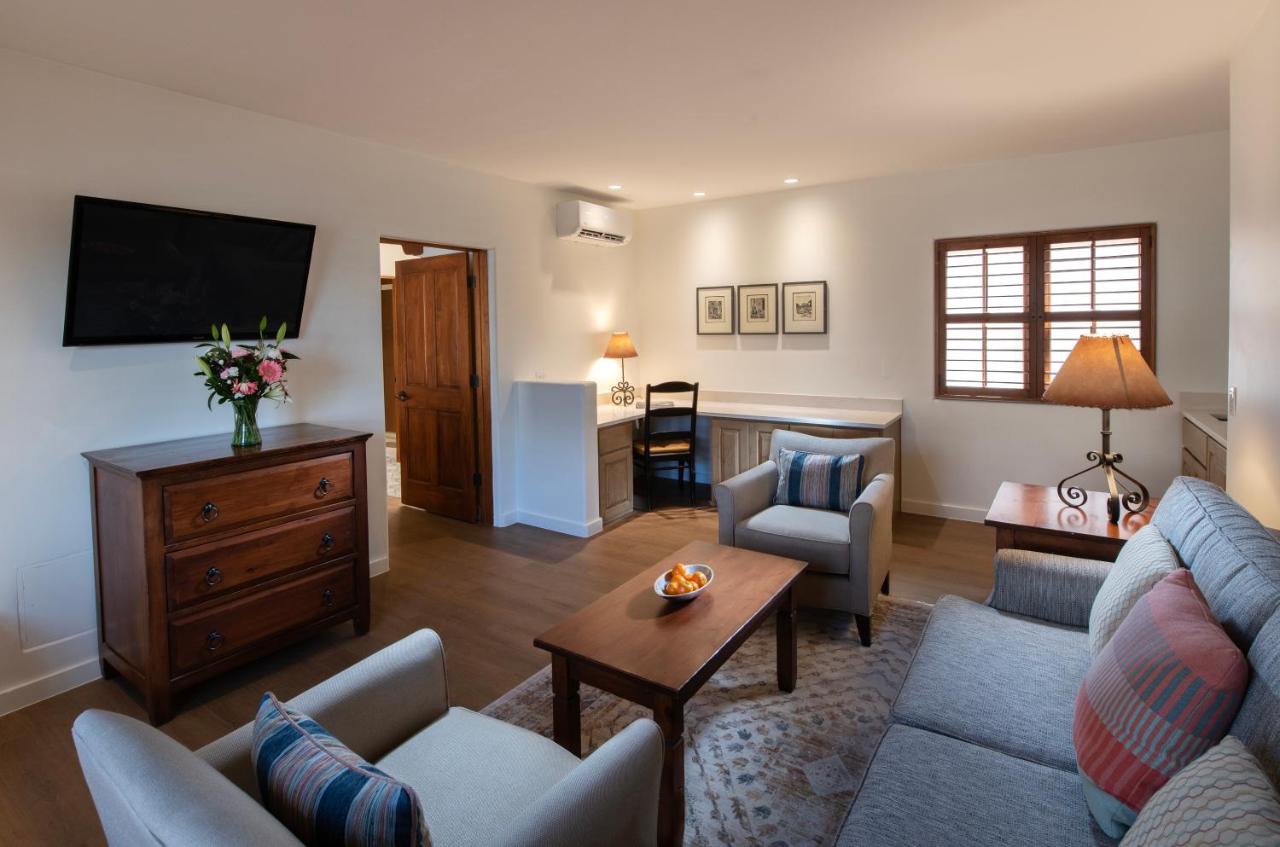 Deluxe King Suite at Piñon Court By La Fonda