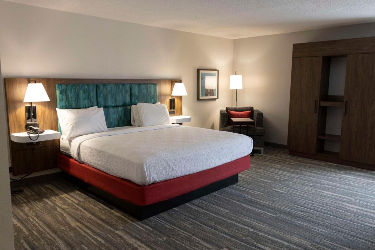 King Room - Non-Smoking at Hampton Inn Kent/Akron Area