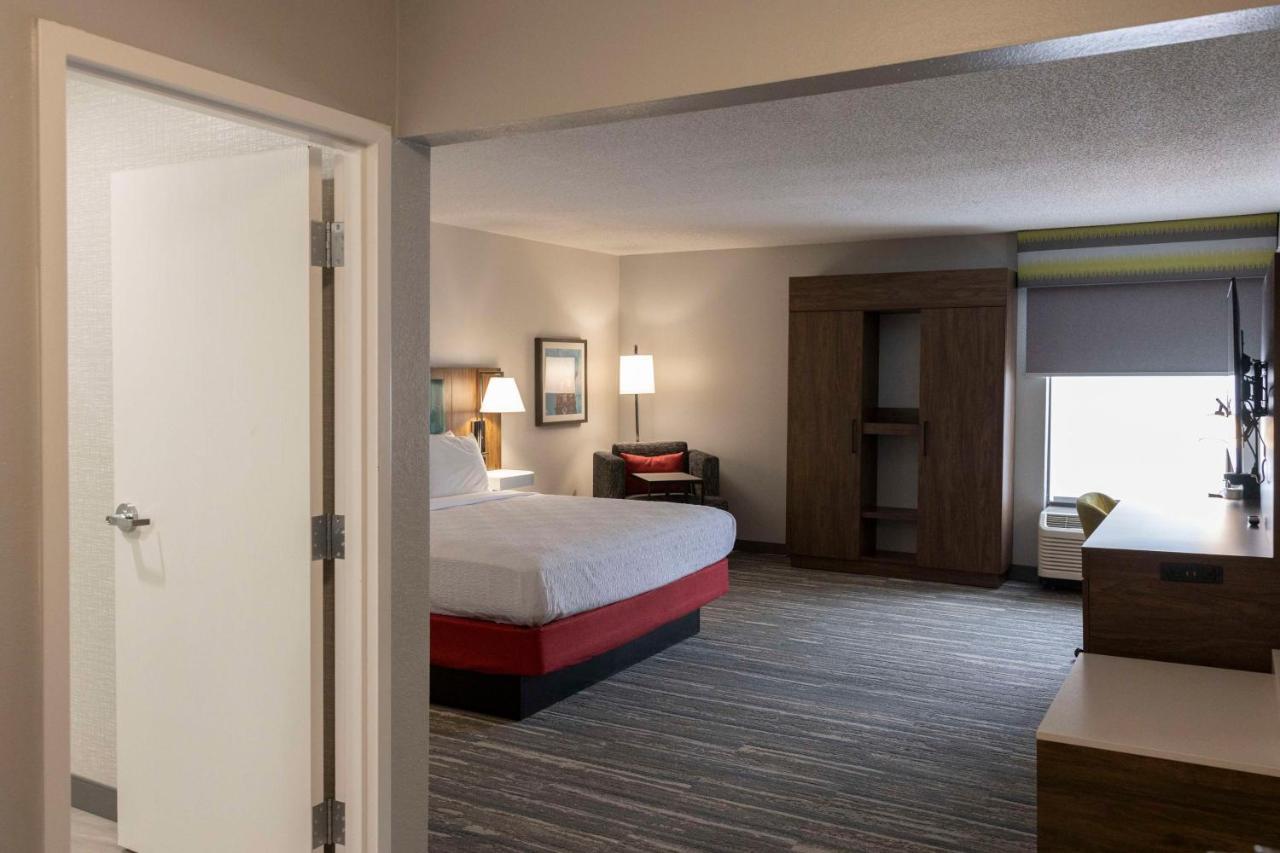 King Room - Non-Smoking at Hampton Inn Kent/Akron Area