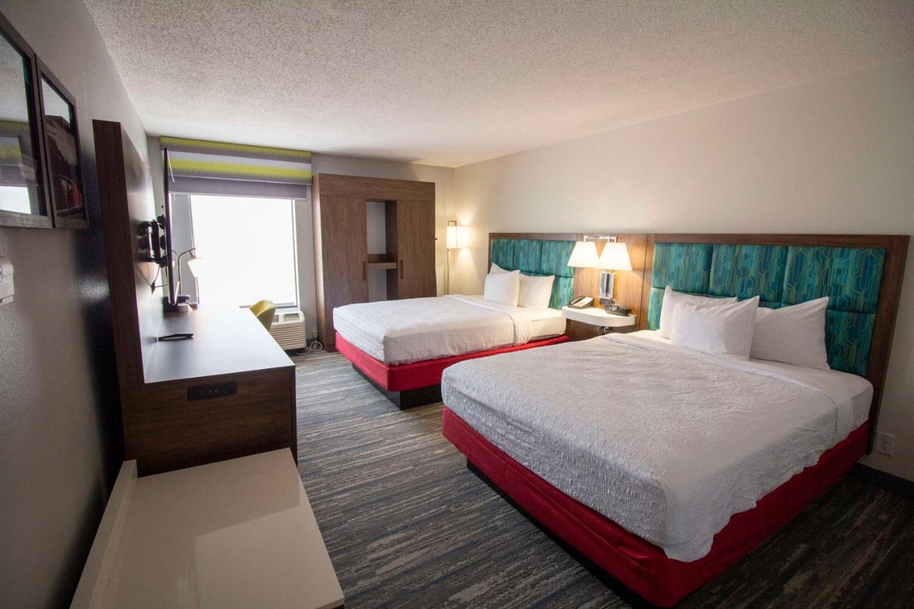 Double Room wiith Two Double Beds-Non-Smoking at Hampton Inn Kent/Akron Area
