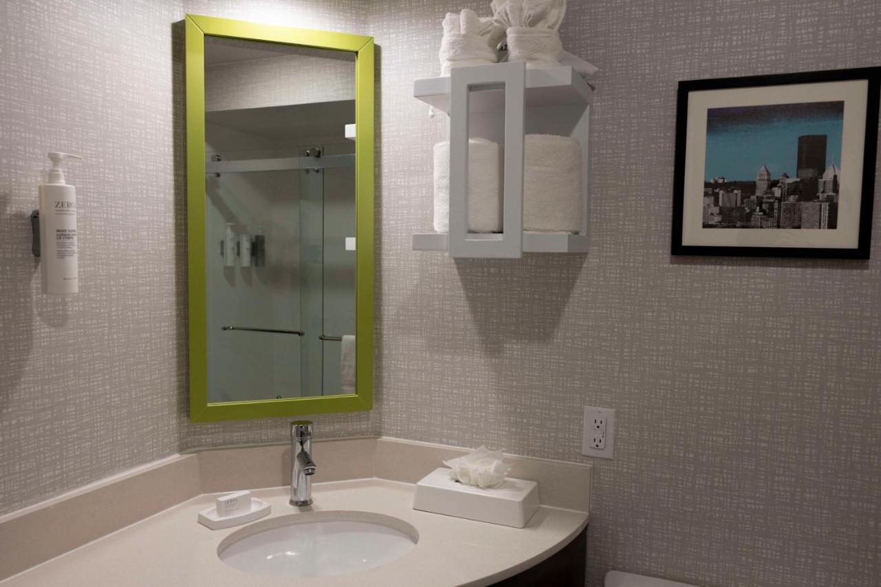 King Room - Non-Smoking at Hampton Inn Kent/Akron Area