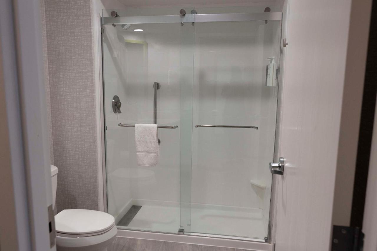 King Room - Non-Smoking at Hampton Inn Kent/Akron Area