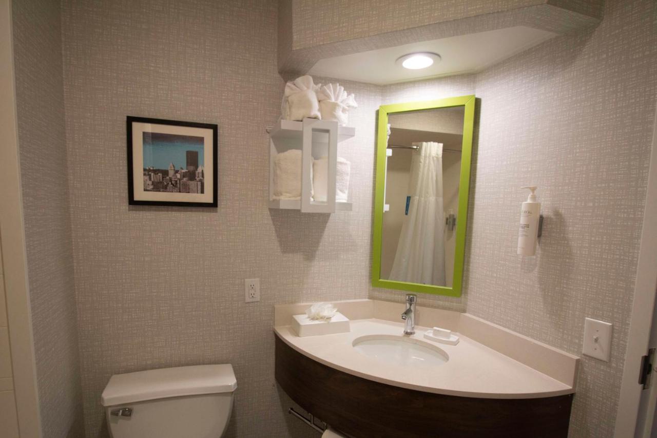 Double Room wiith Two Double Beds-Non-Smoking at Hampton Inn Kent/Akron Area
