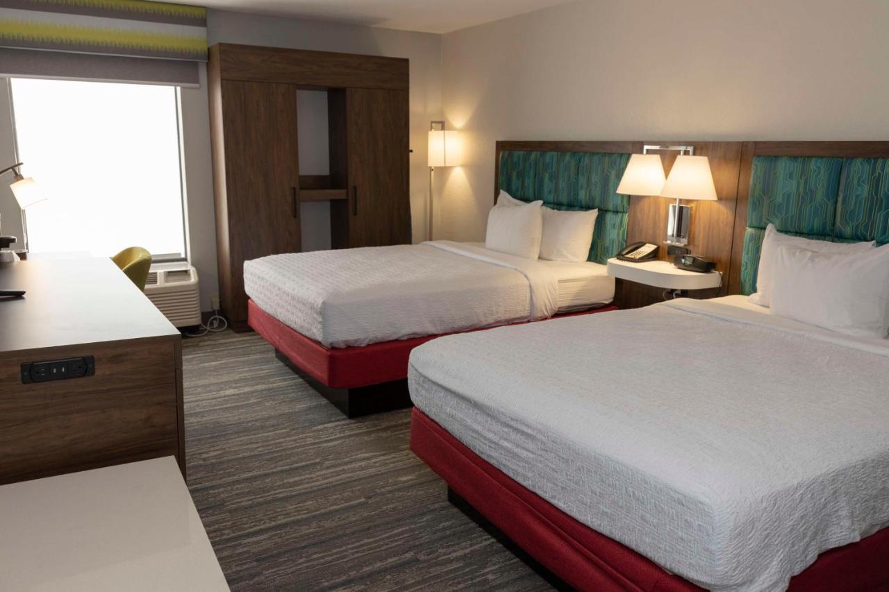 Double Room wiith Two Double Beds-Non-Smoking at Hampton Inn Kent/Akron Area