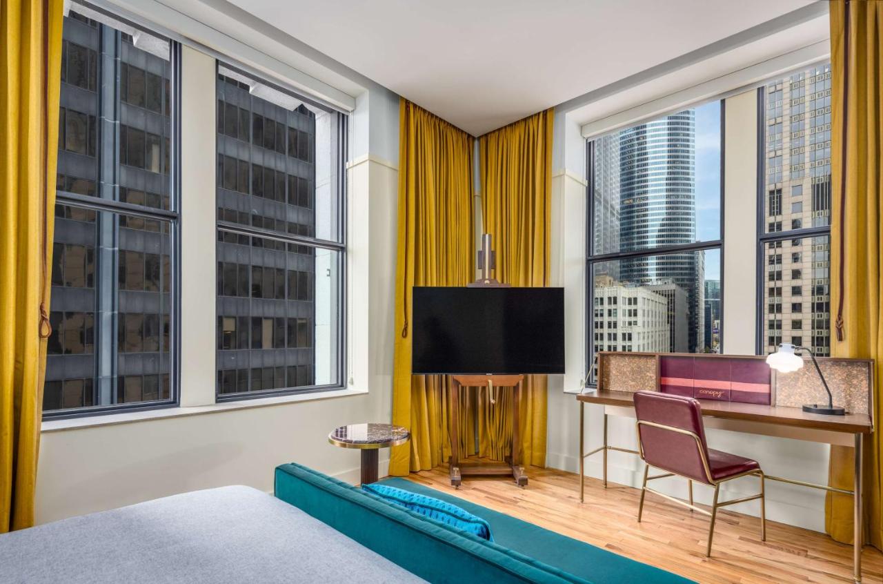 Deluxe King Room with View at Canopy by Hilton Chicago Central Loop