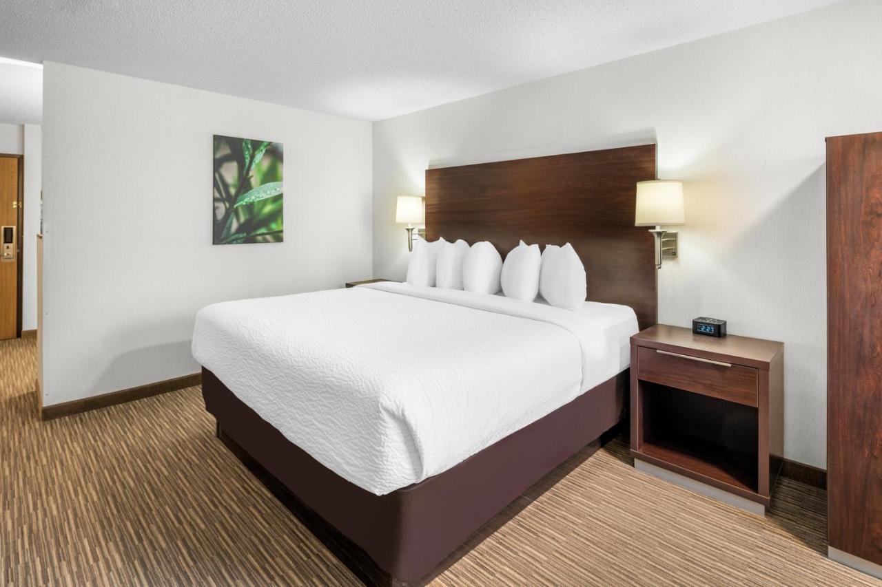 King Room - Non-Smoking at EverSpring Inn & Suites