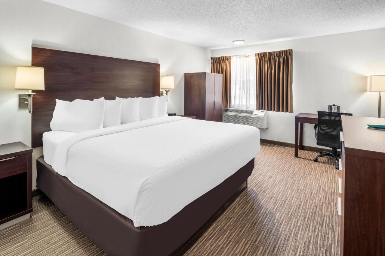 King Room - Disability Access/Non-Smoking at EverSpring Inn & Suites