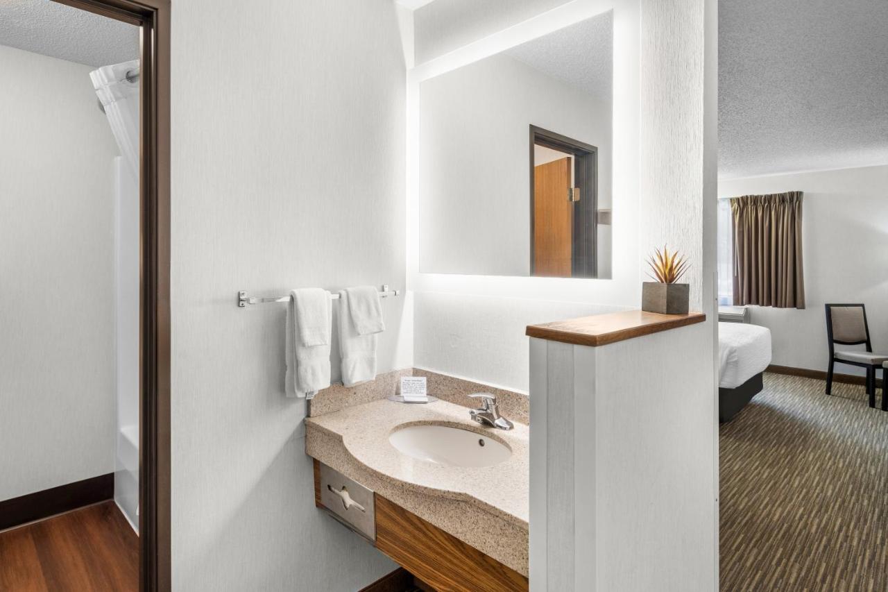 Queen Room with Two Queen Beds - Non-Smoking at EverSpring Inn & Suites
