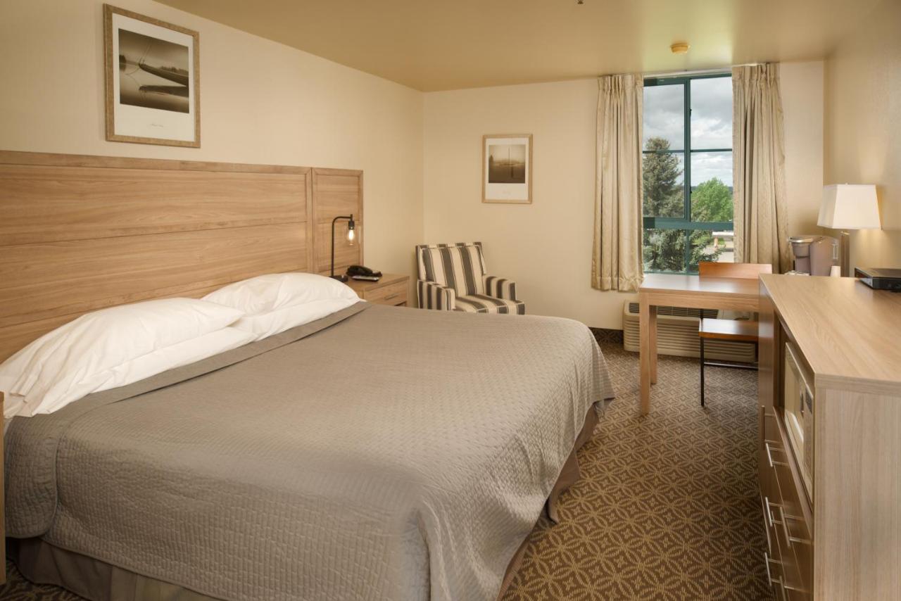 Superior King Room at The Great Falls Inn by Riversage