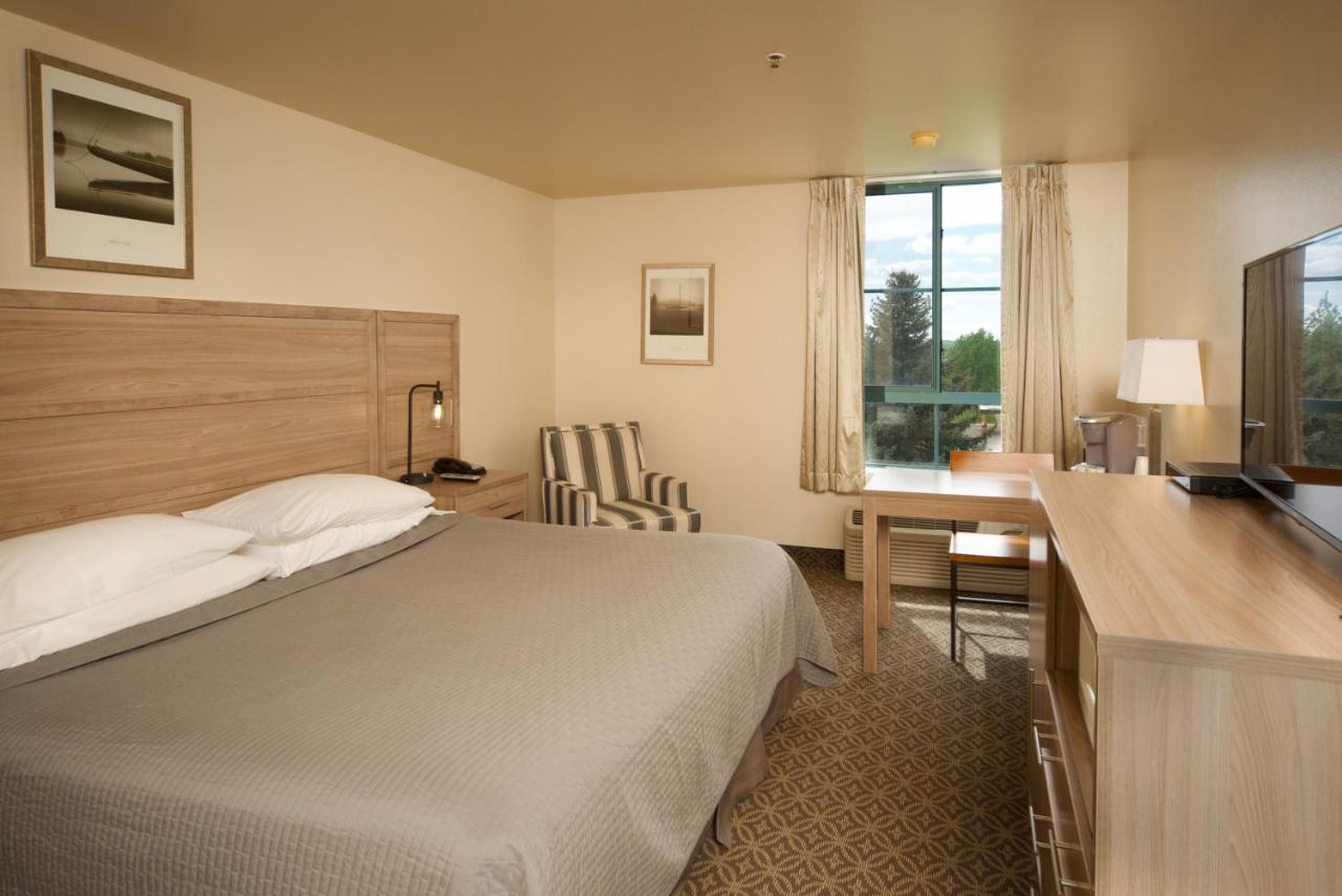 Superior King Room at The Great Falls Inn by Riversage