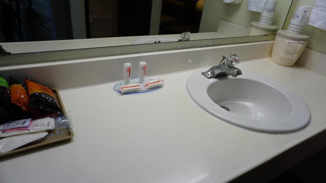King Room - Non-Smoking at Baymont by Wyndham Arlington At Six Flags Dr