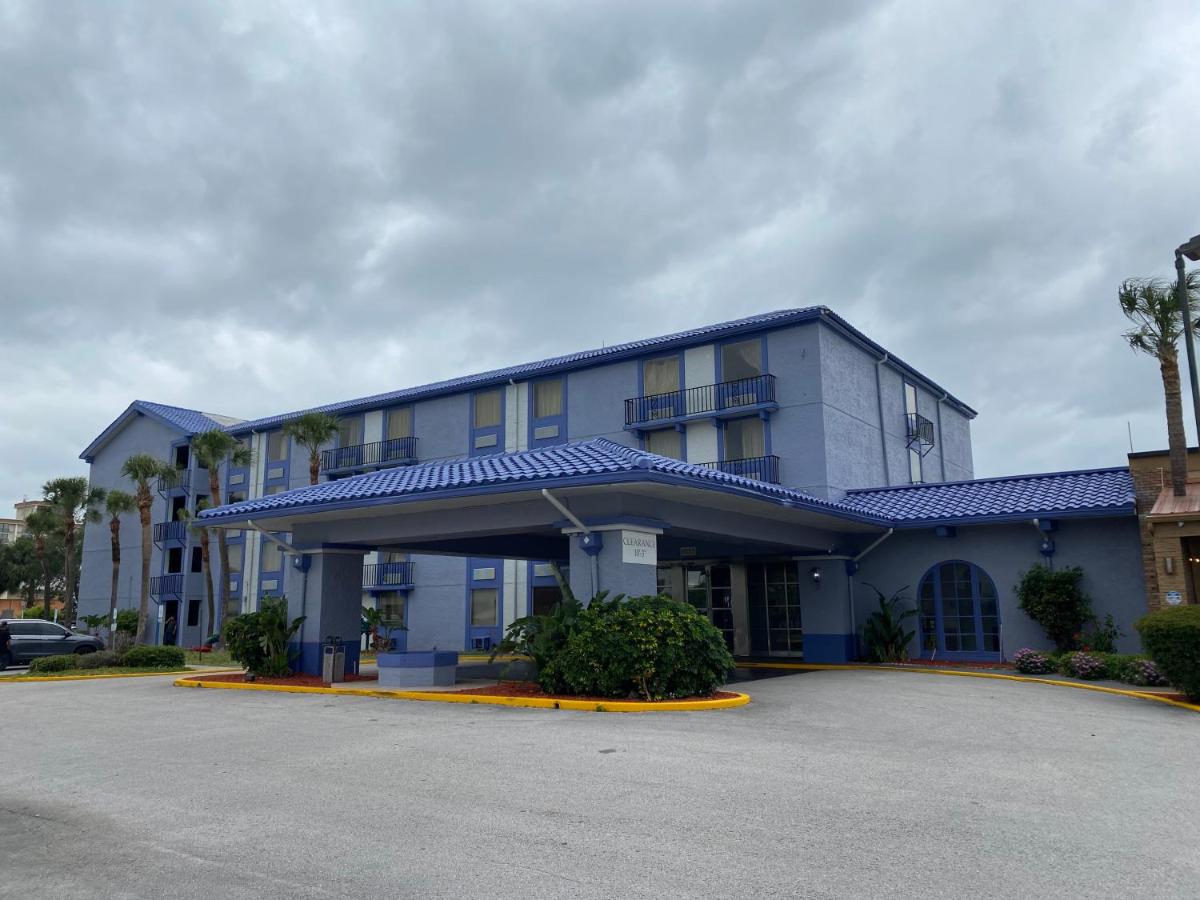 | Monumental Movieland Hotel