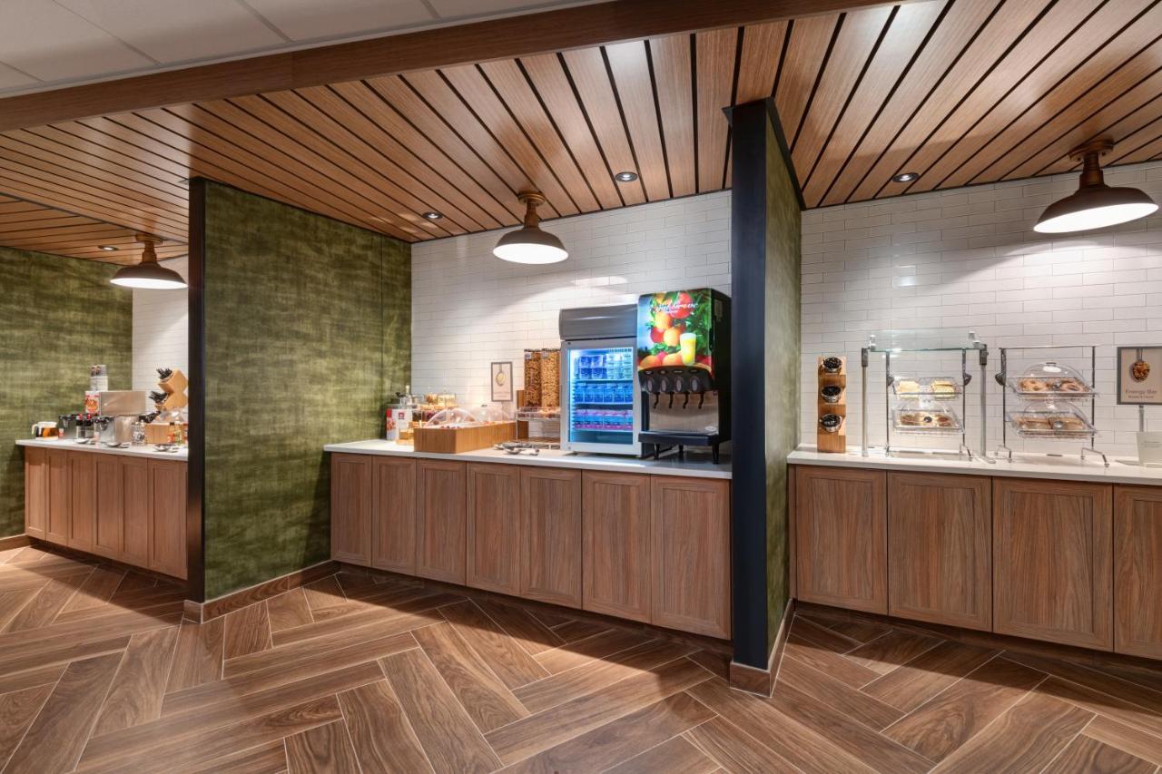 | Fairfield Inn & Suites by Marriott Lexington East/I-75