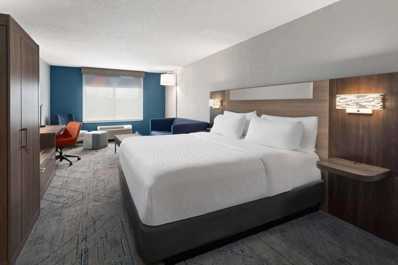 King Suite - Non-Smoking at Holiday Inn Express Hotel & Suites DuBois by IHG