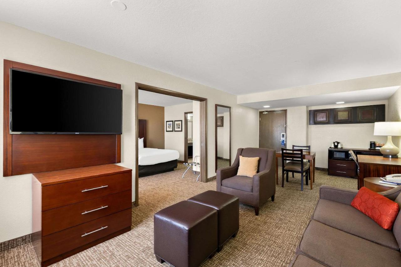 Queen Suite with Two Queen Beds and Sofa Bed - Non-Smoking at Comfort Inn Layton - Salt Lake City