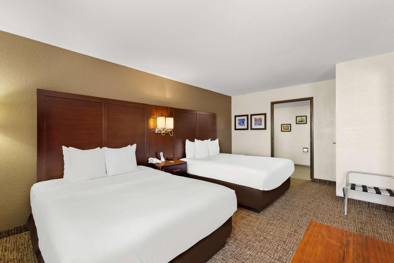 Queen Suite with Two Queen Beds and Sofa Bed - Non-Smoking at Comfort Inn Layton - Salt Lake City