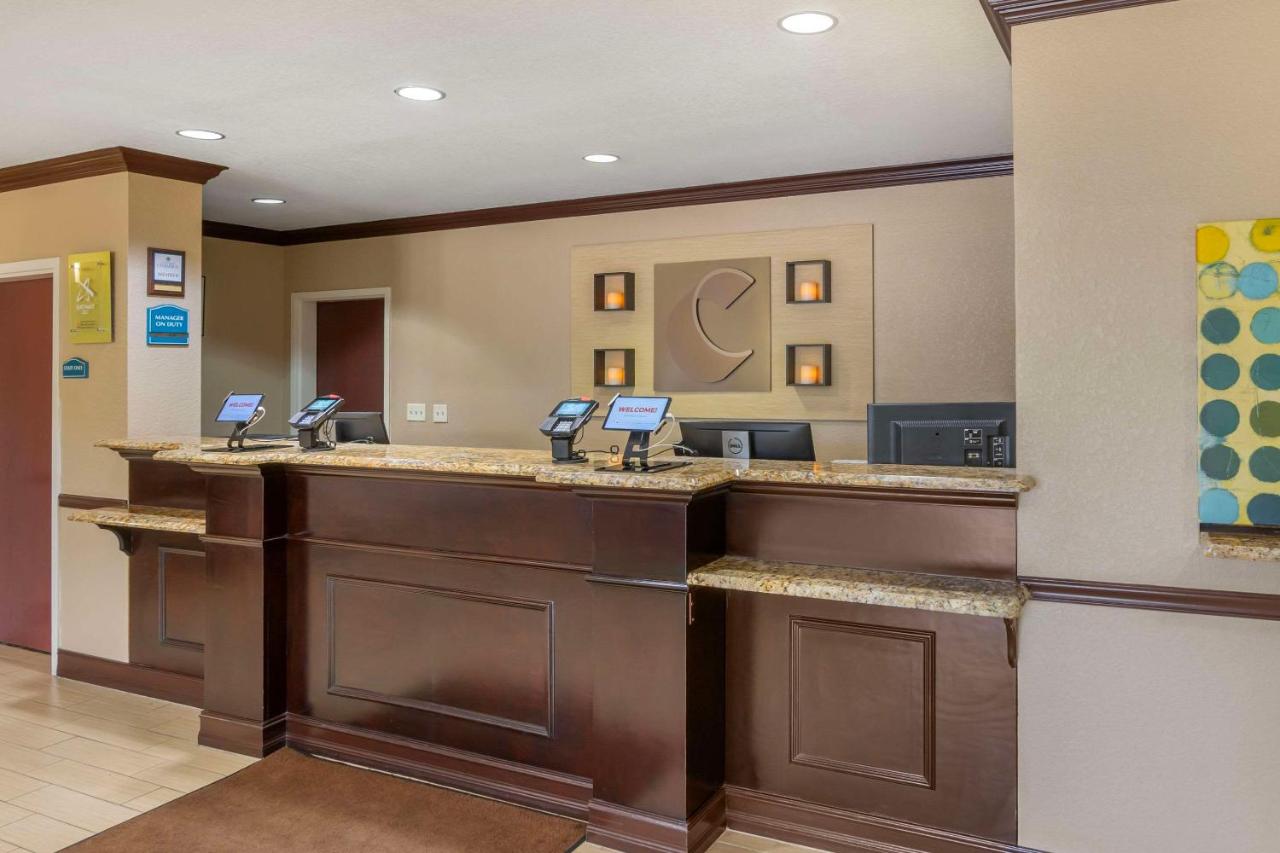 | Comfort Inn & Suites Northeast - Gateway
