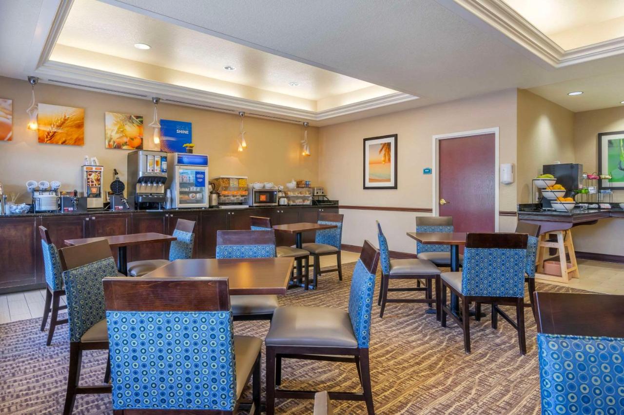 | Comfort Inn & Suites Northeast - Gateway