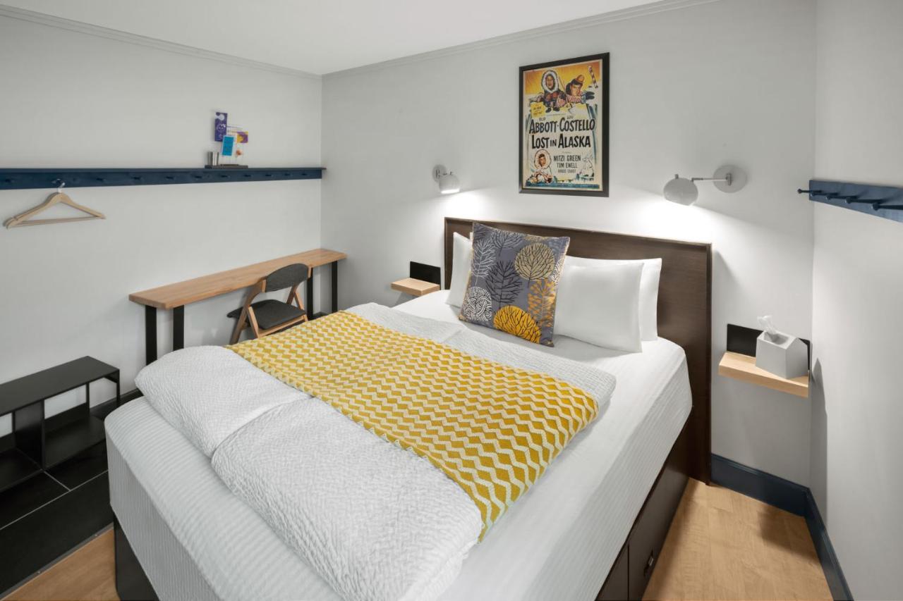 Economy Queen Room at The Silverbow Inn