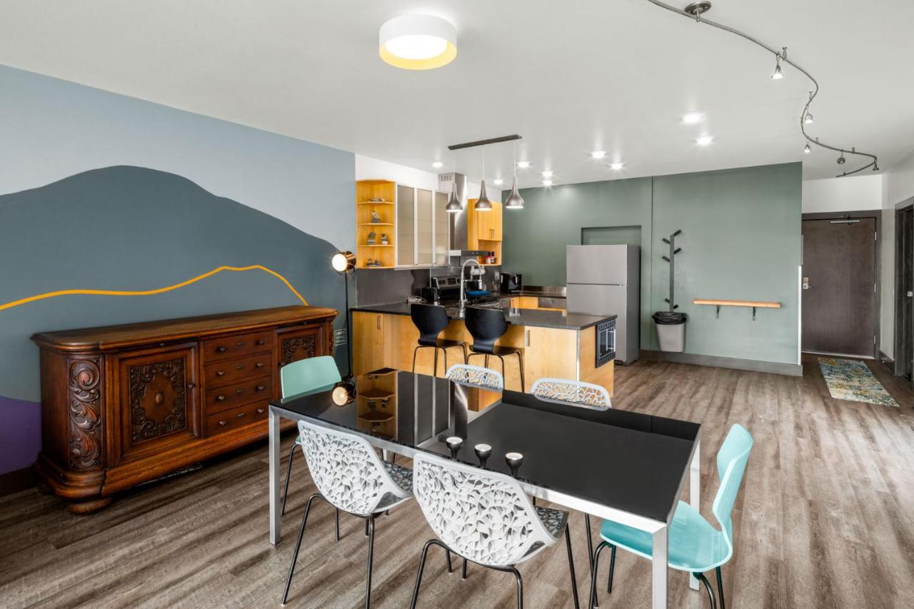 Executive One Bedroom Family Suite at The Silverbow Inn