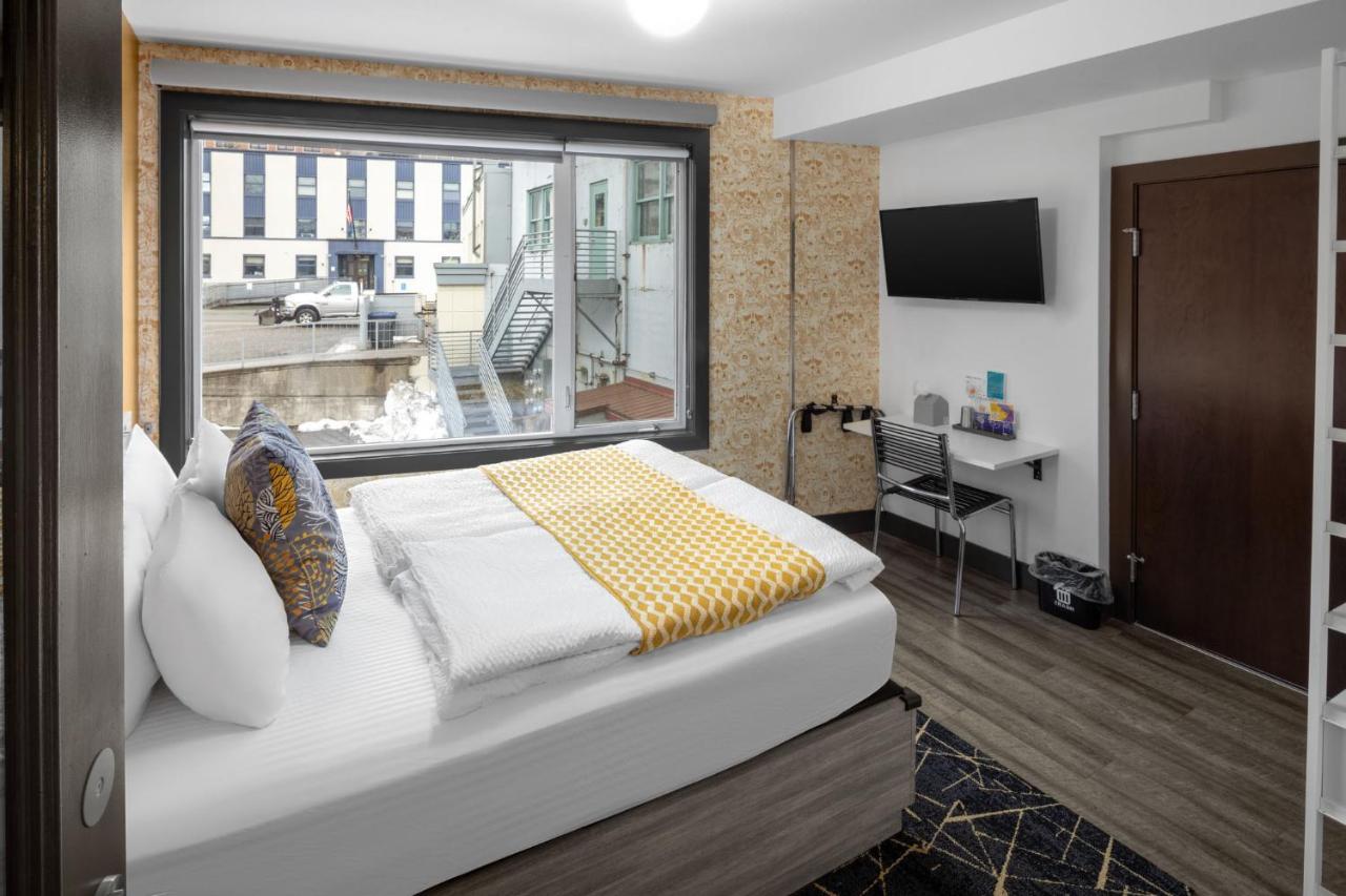 Superior Queen Room at The Silverbow Inn