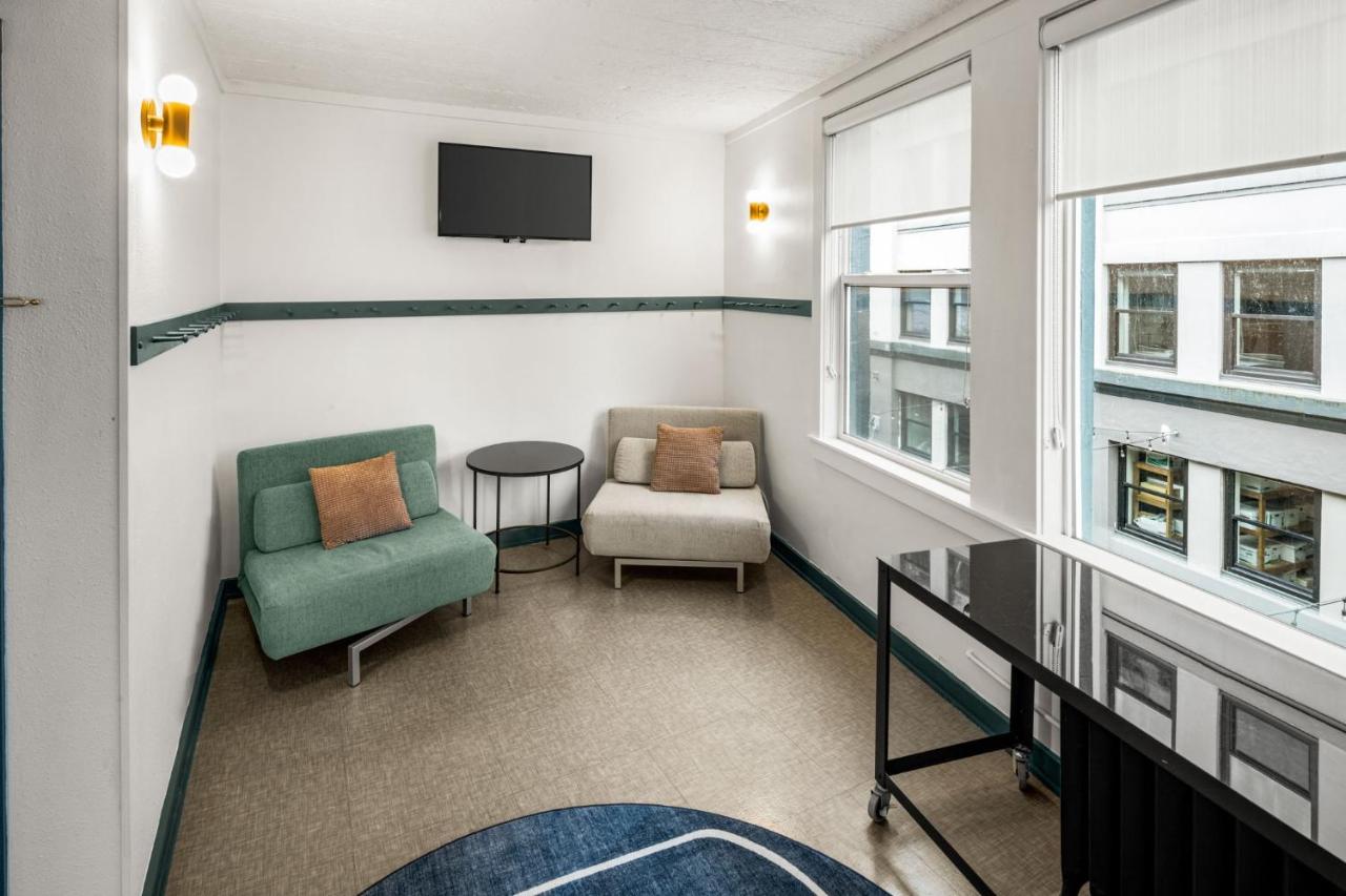 Family Room - King Suite at The Silverbow Inn