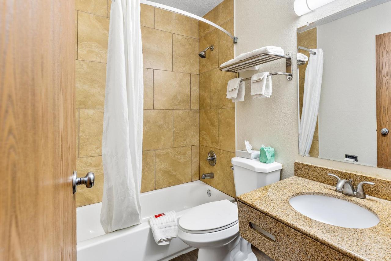 | Econo Lodge Akron