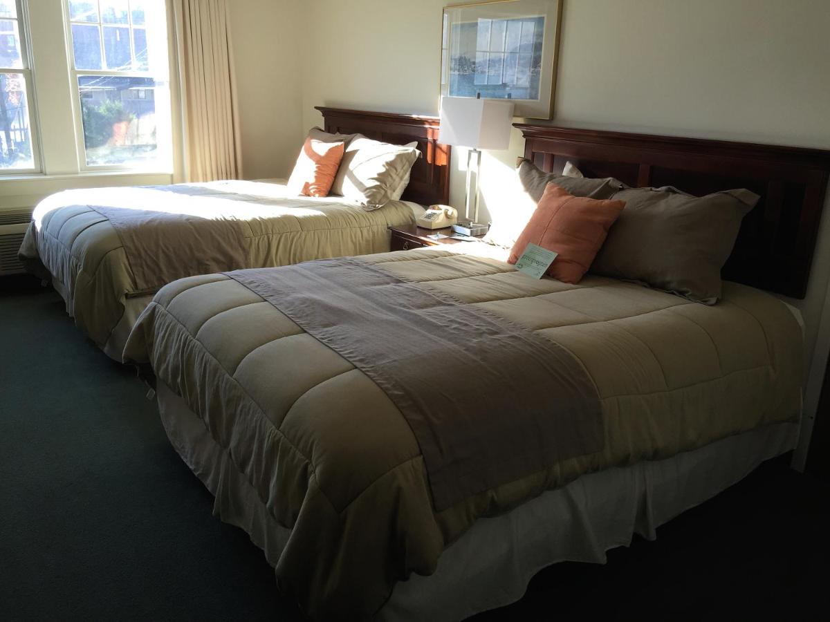| Camden Riverhouse Hotel and Inn