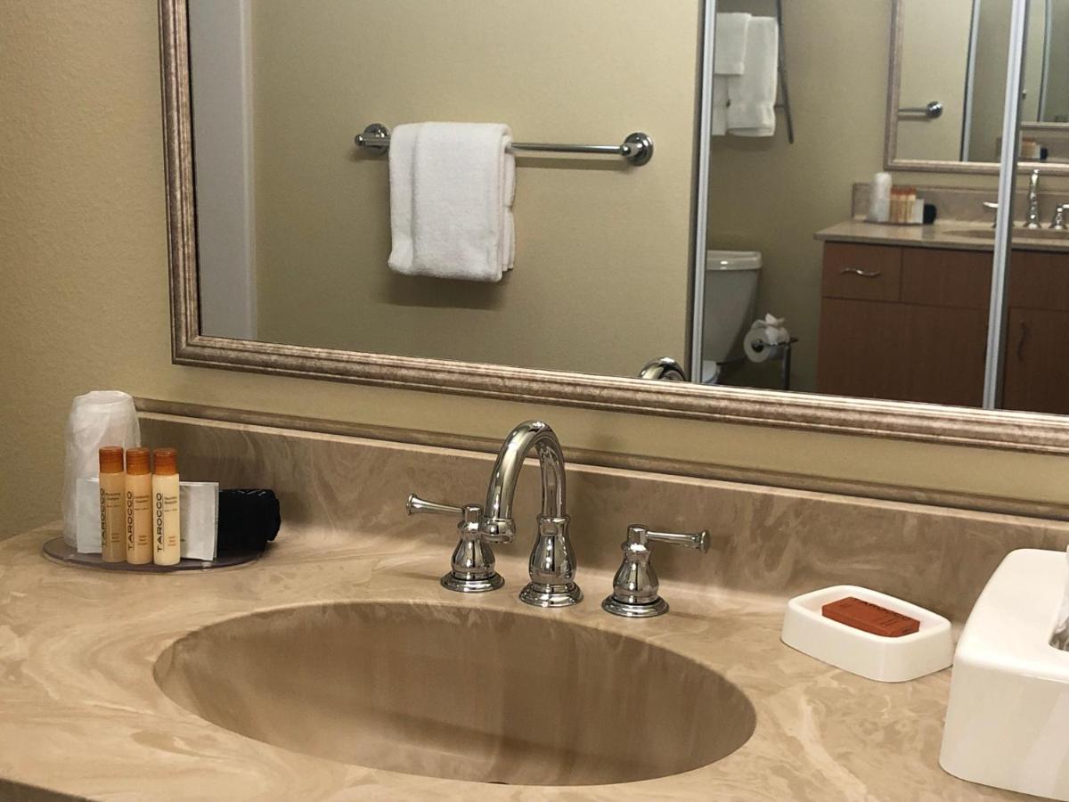 Queen Room at Aspen Suites Hotel Juneau