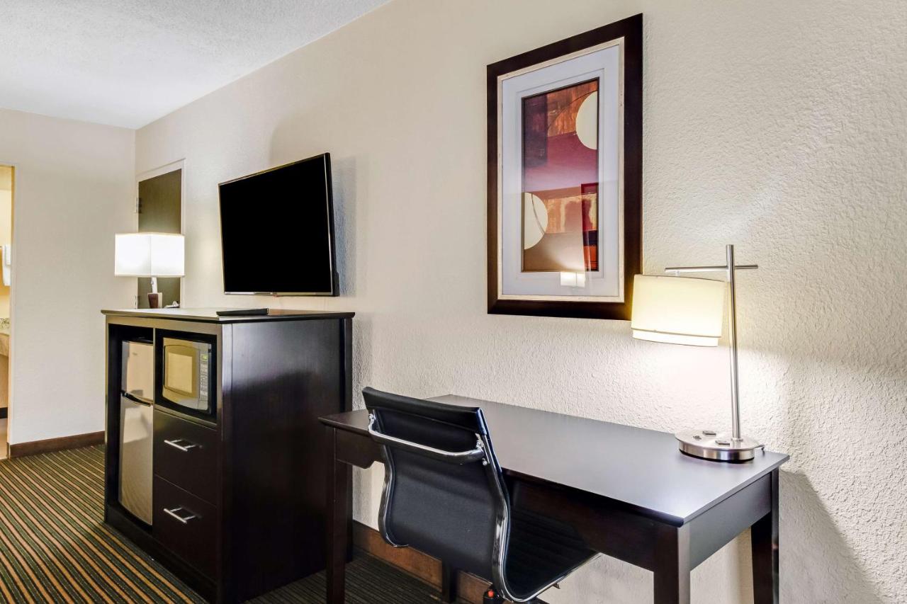 King Room - Smoking at Best Western Inn of Del Rio