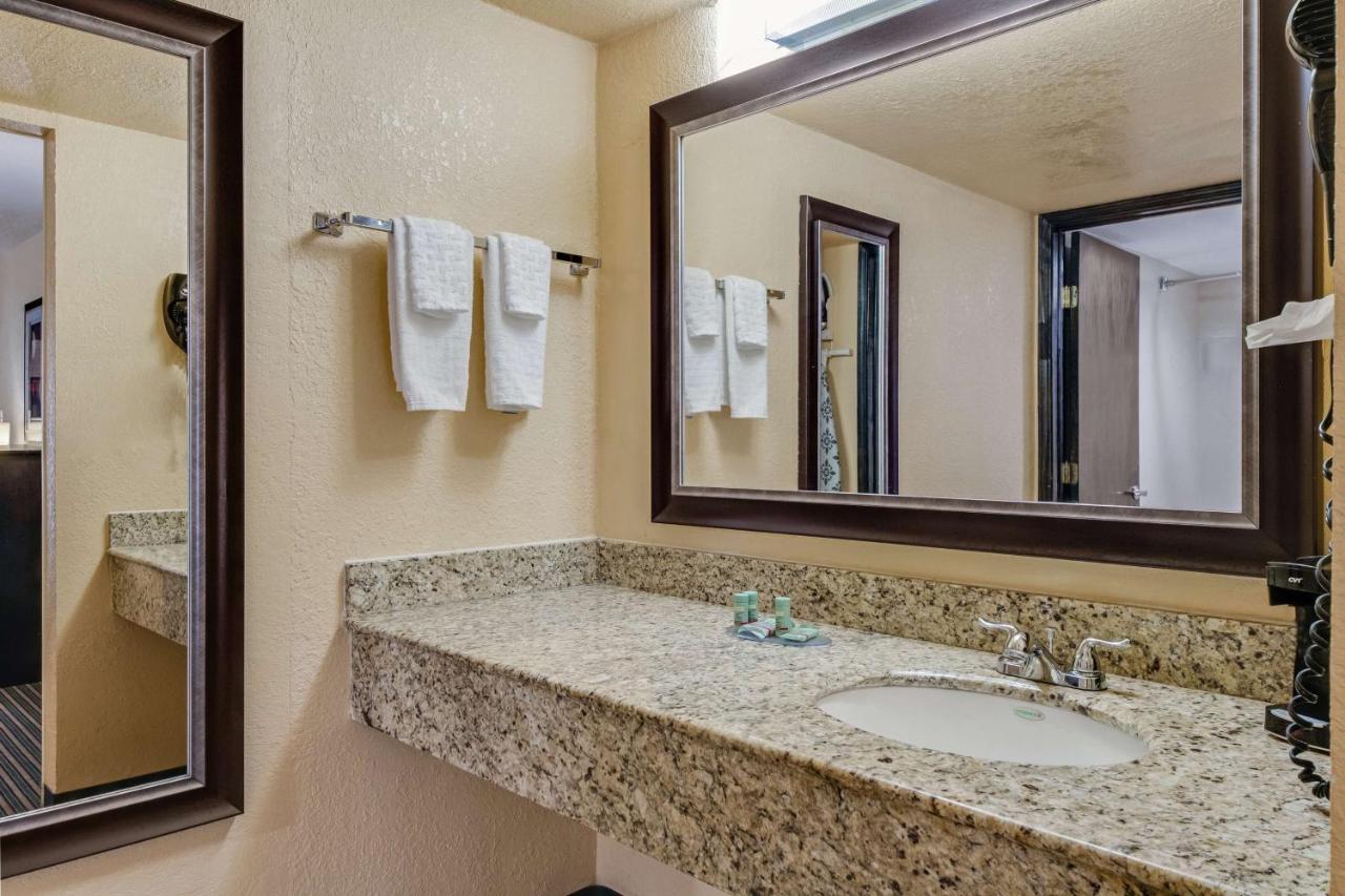 King Room - Smoking at Best Western Inn of Del Rio