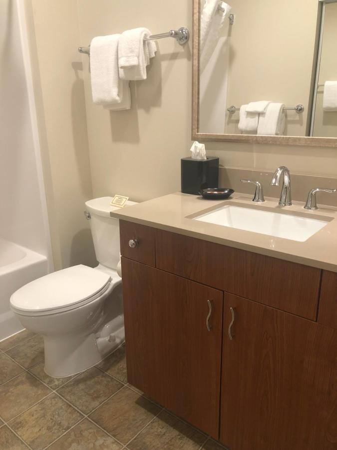 Deluxe Suite at Aspen Suites Hotel Sitka