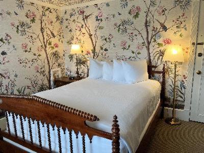 | Stafford's Bay View Inn