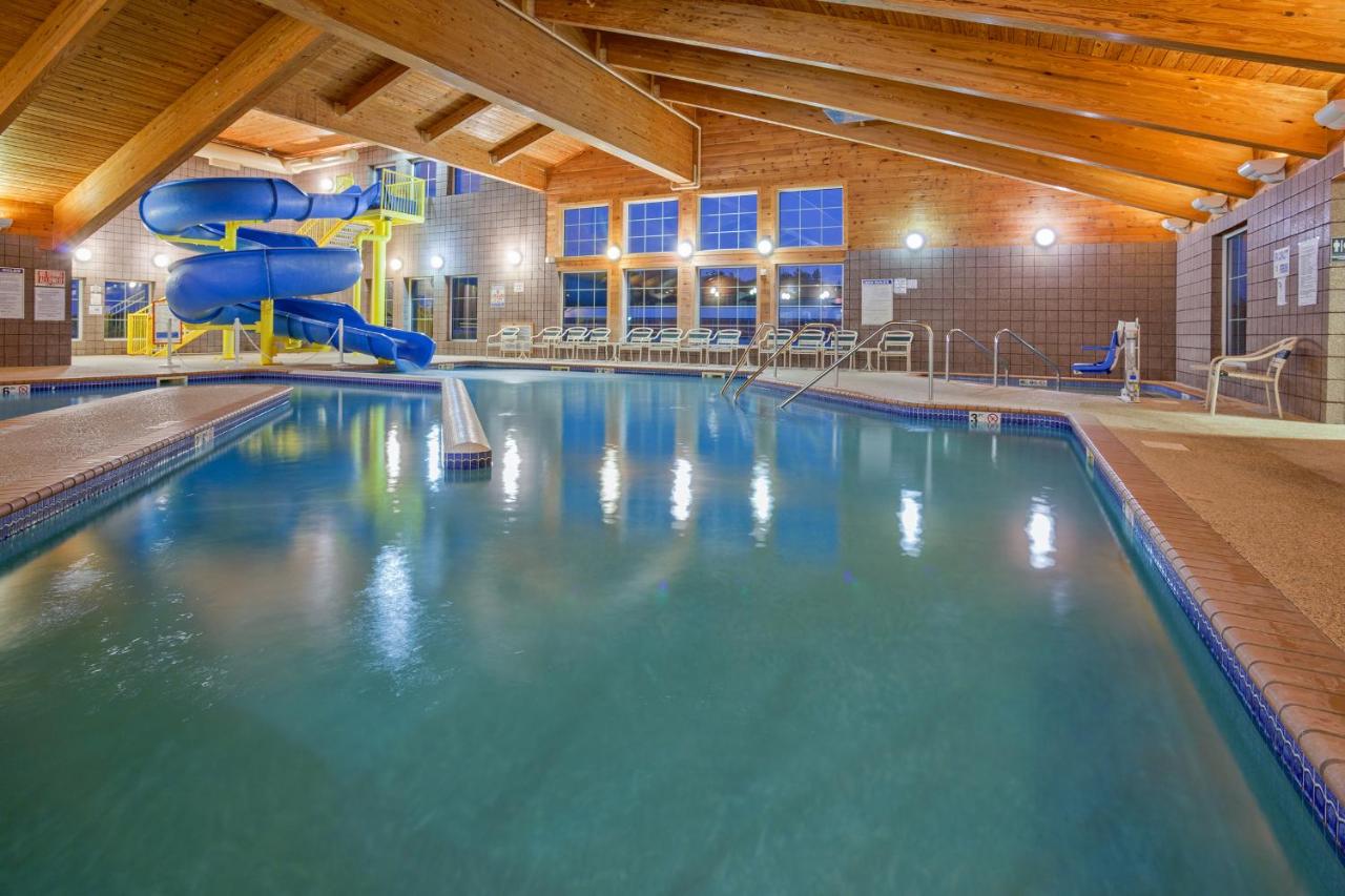 | AmericInn by Wyndham Wetmore Munising