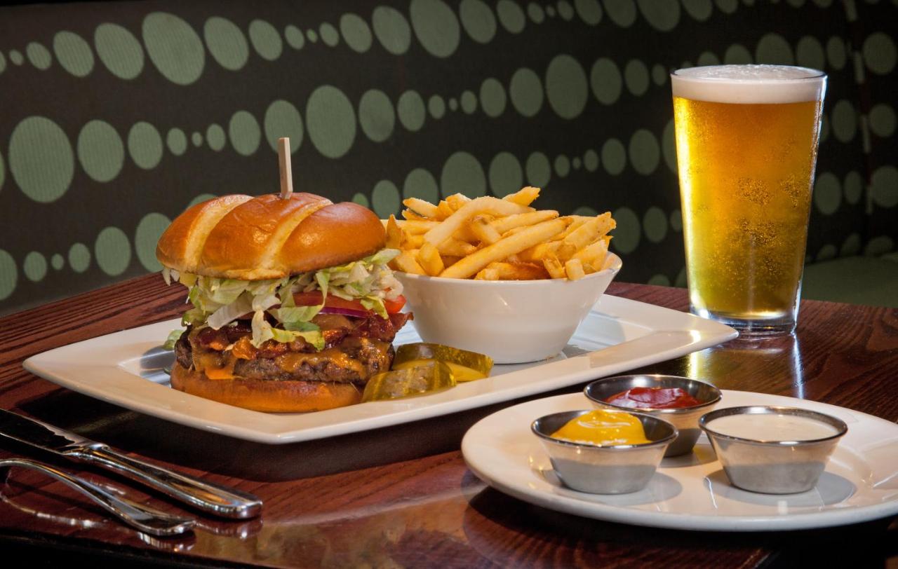 | Silver Cloud Hotel - Seattle Stadium