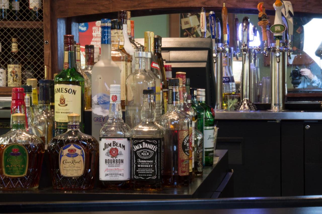 | Lamplighter Inn & Suites Pittsburg