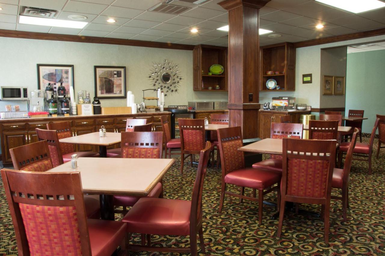 | Lamplighter Inn & Suites Pittsburg
