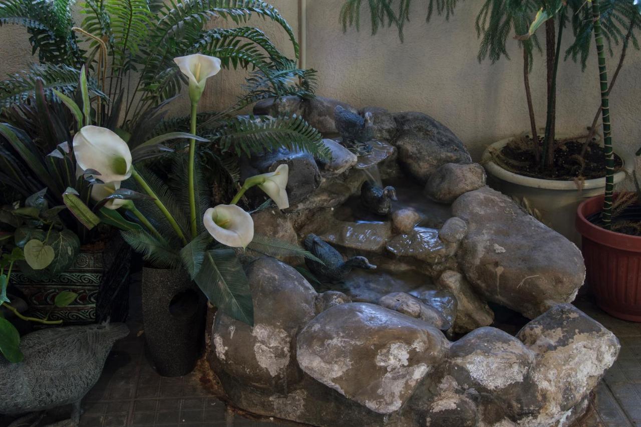 | Lamplighter Inn & Suites Pittsburg