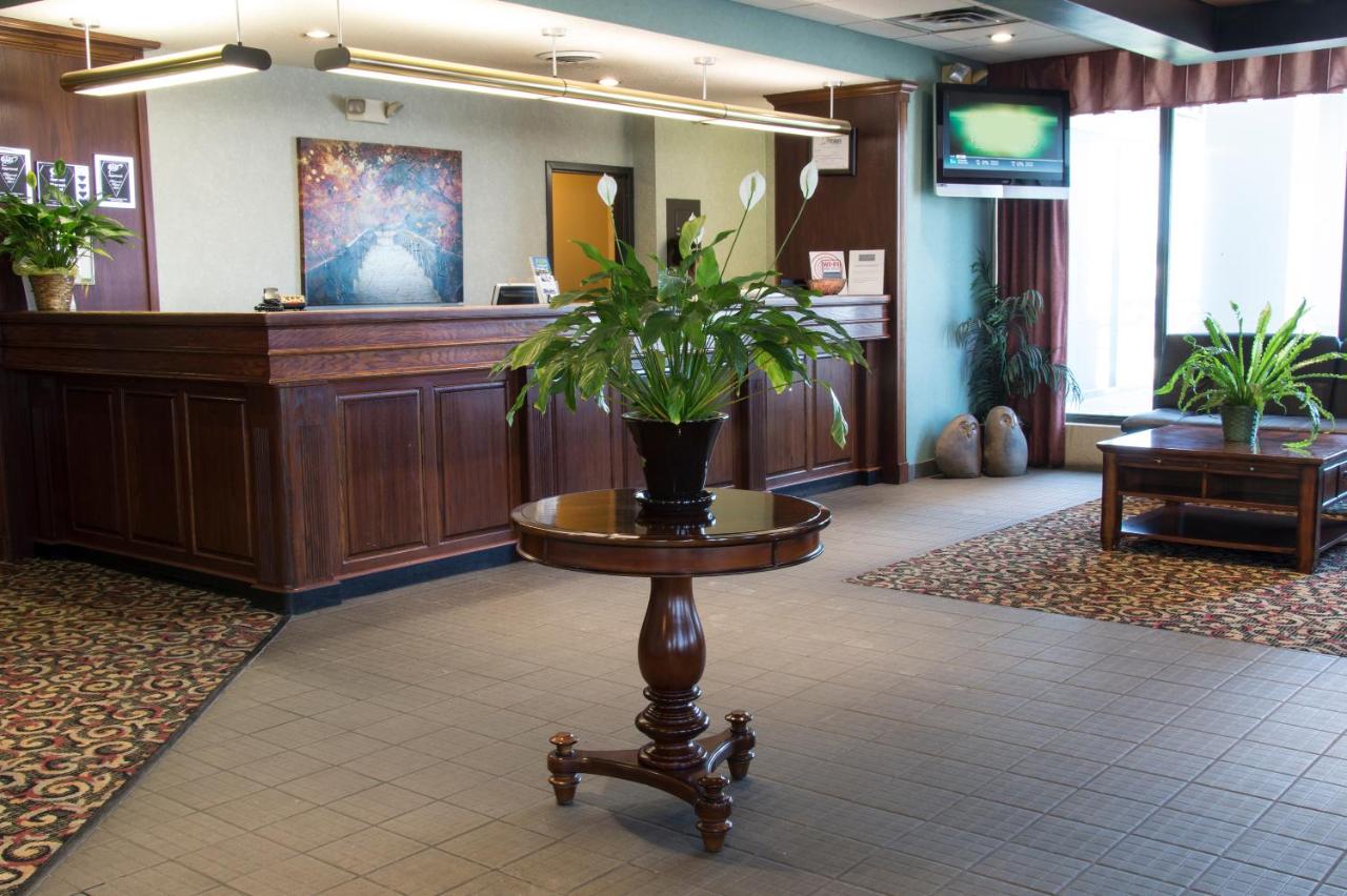 | Lamplighter Inn & Suites Pittsburg