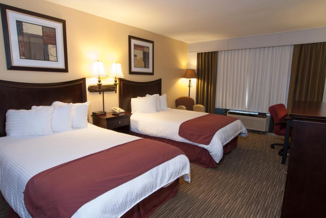 | Lamplighter Inn & Suites Pittsburg