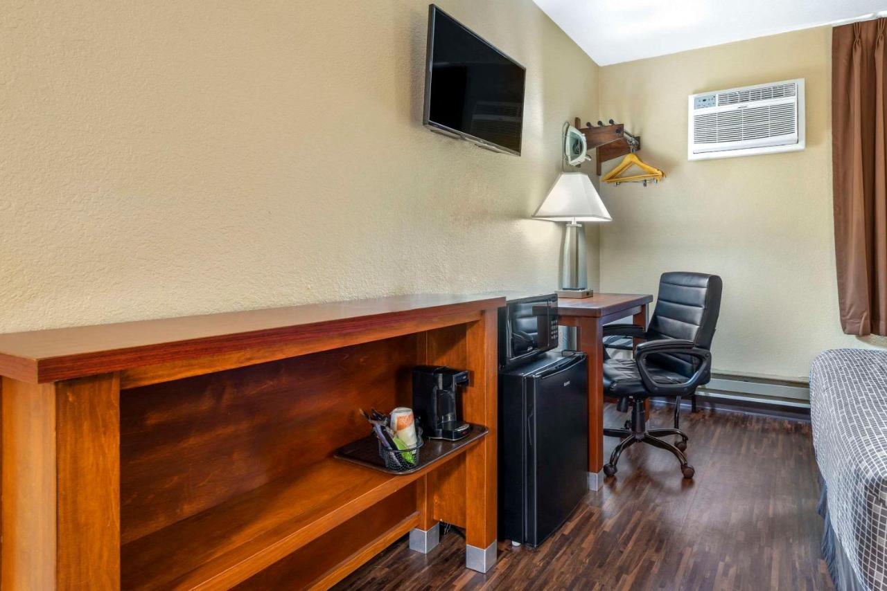 Double Room - Accessible/Non-Smoking at Econo Lodge La Crosse North