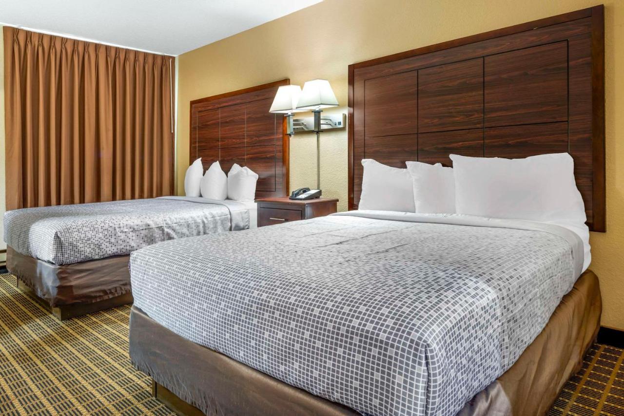 Double Room with Two Double Beds - Disability Access/Non-Smoking at Econo Lodge La Crosse North
